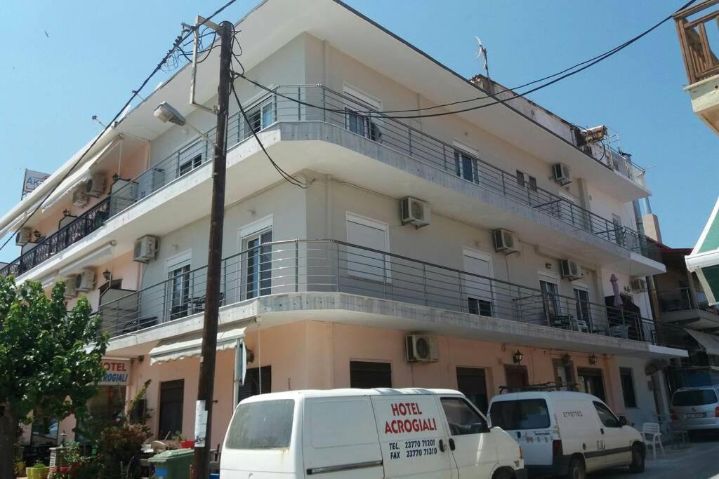 Zefis Appartment オウランオウポリ エクステリア 写真